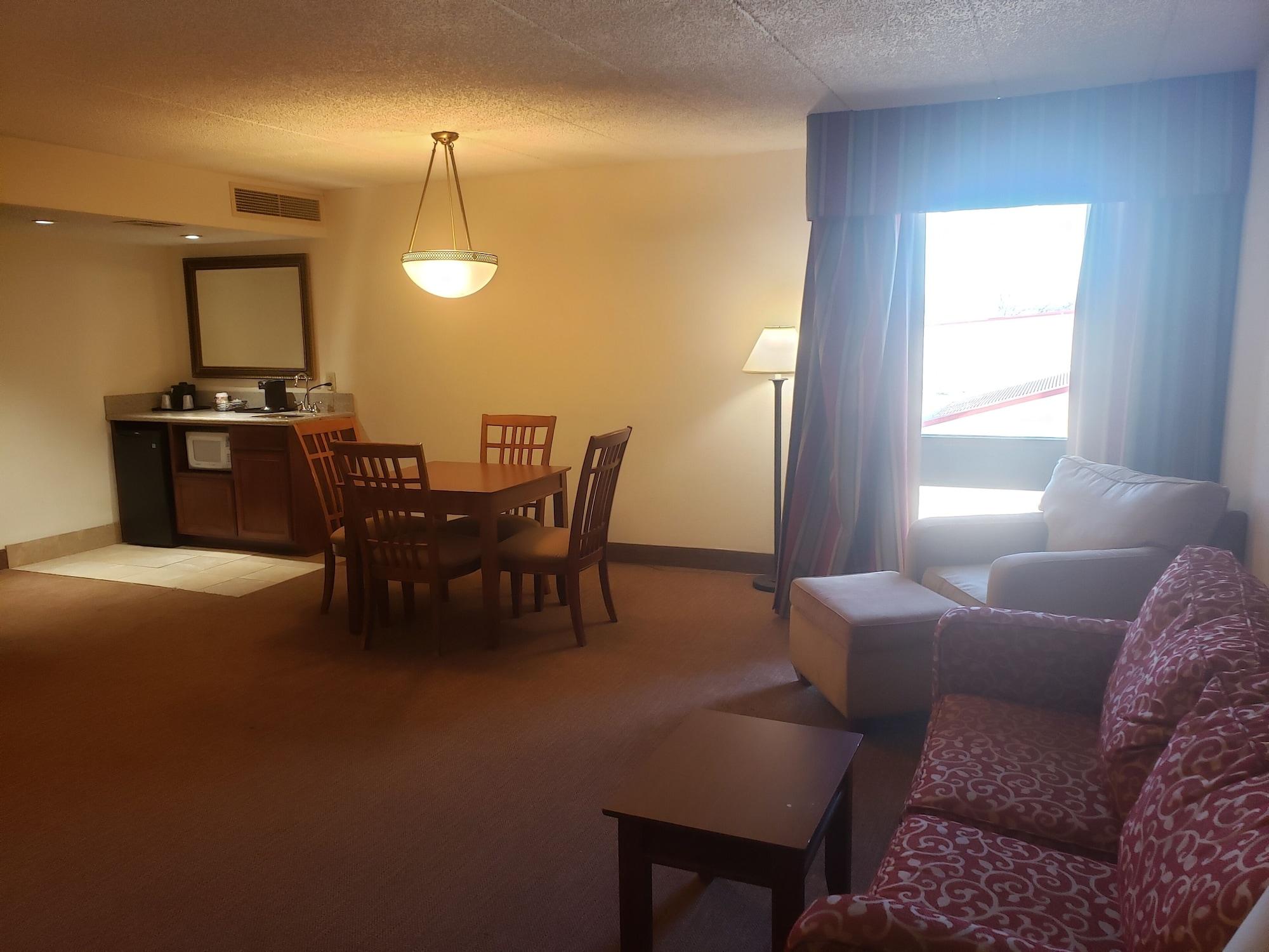 Tulsa Square Hotel Central, I-44 By Oyo Eksteriør billede