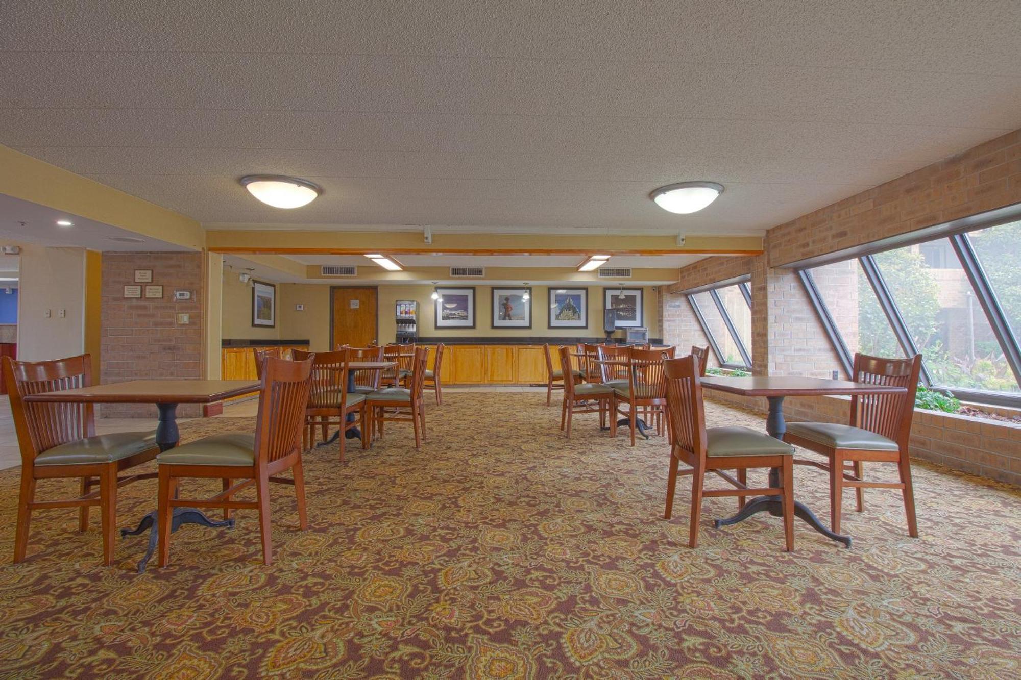 Tulsa Square Hotel Central, I-44 By Oyo Eksteriør billede