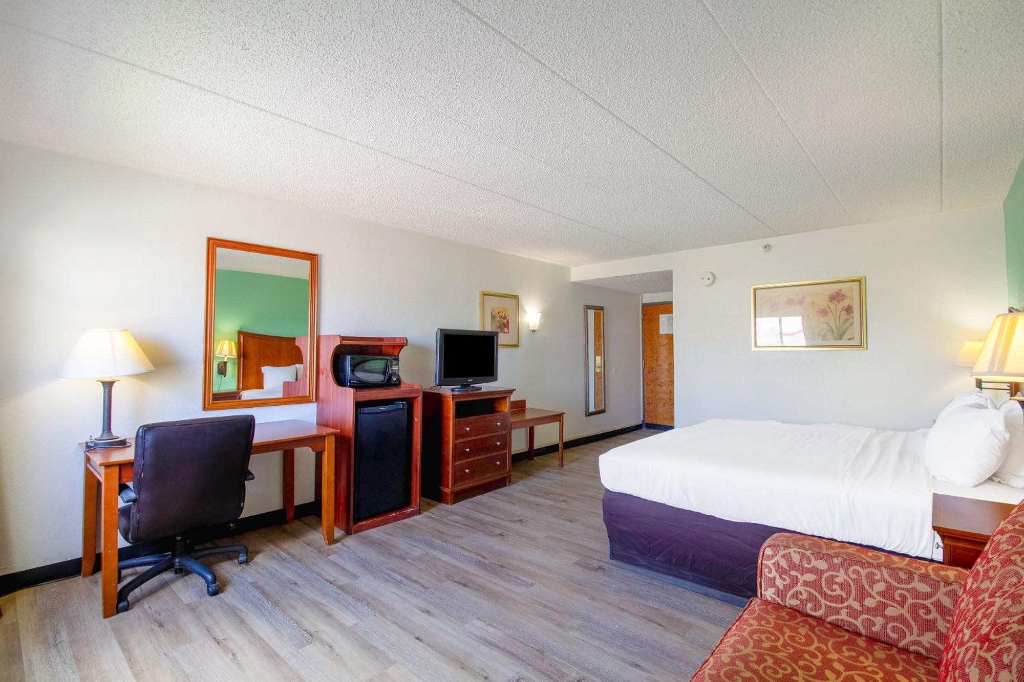 Tulsa Square Hotel Central, I-44 By Oyo Eksteriør billede